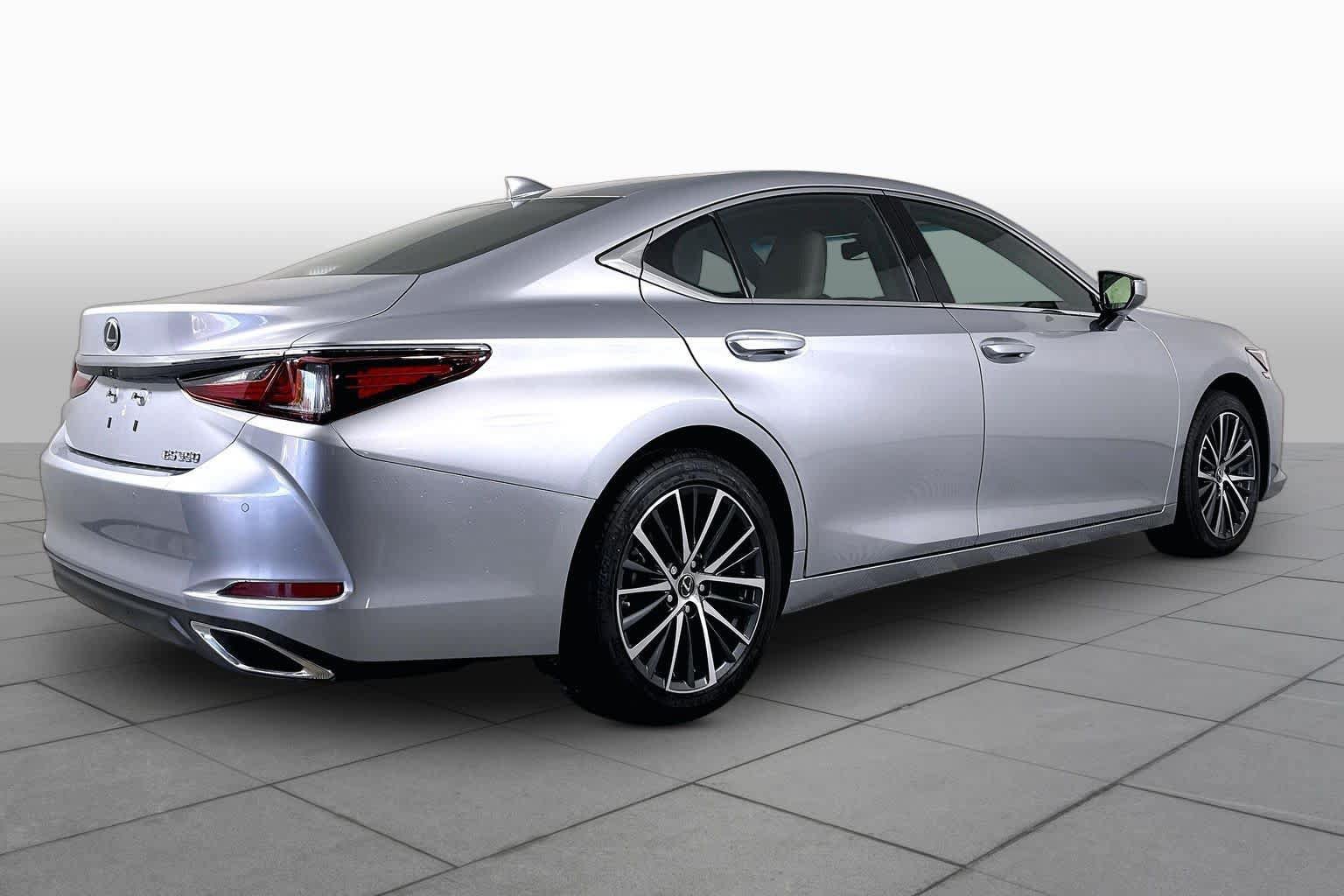 Used 2025 Lexus ES 350 w/ Premium Package FWD image 12