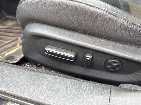 Used 2019 Honda Accord Touring image 11