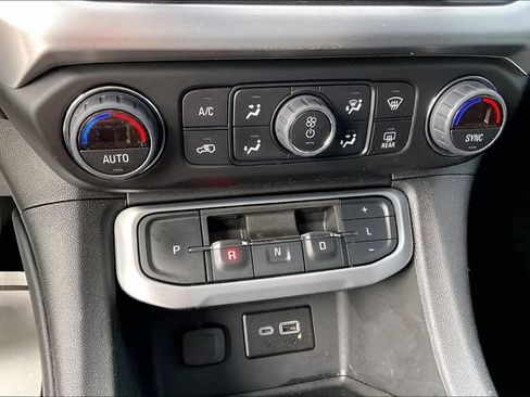 Certified 2023 GMC Acadia SLE w/ Driver Convenience Package FWD image 33