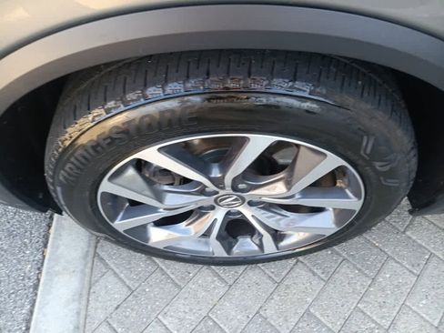 Used 2023 Acura MDX SH-AWD w/ Technology Package image 9