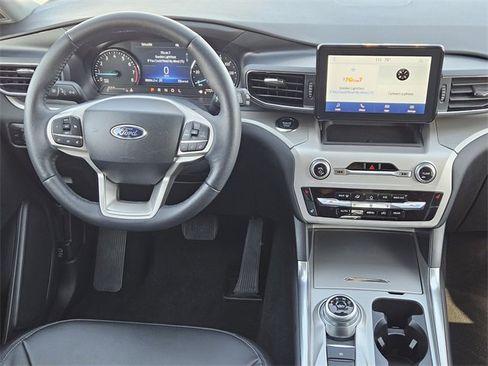 Used 2024 Ford Explorer XLT w/ Equipment Group 202A image 25