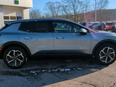 New 2026 Chevrolet Equinox EV LT image 9