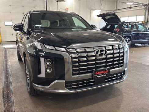 Used 2025 Hyundai Palisade Calligraphy AWD/4WD image 3