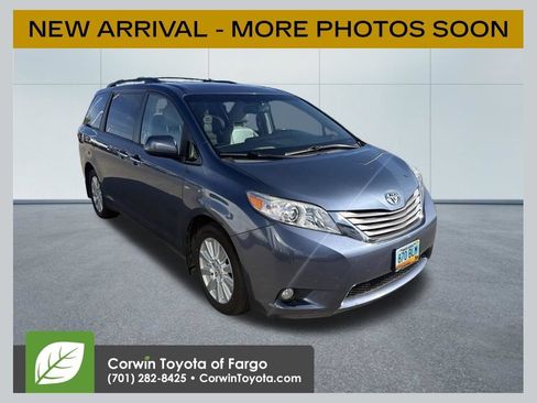 Used 2017 Toyota Sienna XLE Premium w/ Outdoor Package AWD/4WD image 1