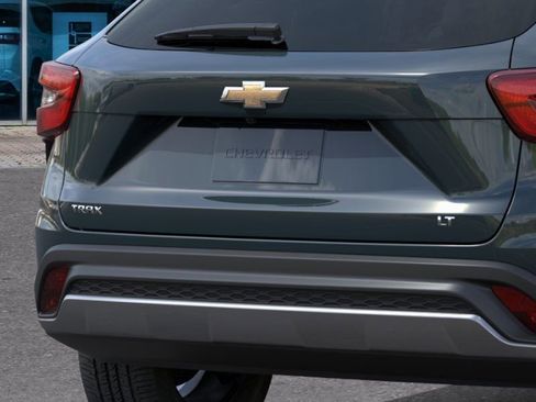 New 2026 Chevrolet Trax LT FWD image 14