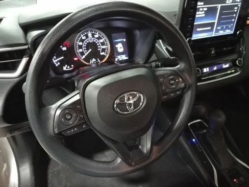 Used 2022 Toyota Corolla LE image 16