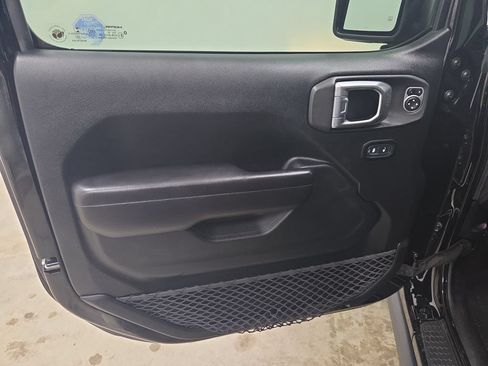 Used 2020 Jeep Wrangler Unlimited Rubicon AWD/4WD image 18