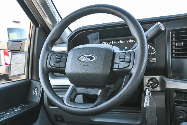 New 2025 Ford F250 XL w/ XL Driver Assist Package RWD image 17