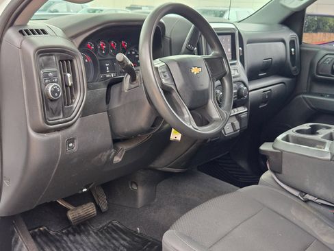 Used 2020 Chevrolet Silverado 1500 Custom w/ Custom Value Package RWD image 12