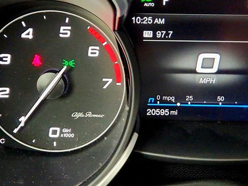 Used 2022 Alfa Romeo Stelvio Ti AWD/4WD image 16