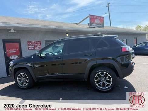 Used 2020 Jeep Cherokee Trailhawk w/ Cold Weather Group AWD/4WD image 6