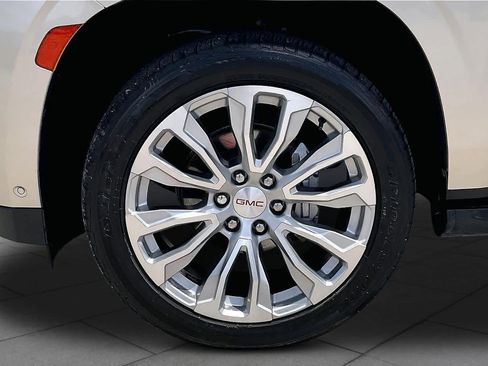 Used 2023 GMC Yukon Denali AWD/4WD image 11