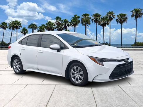 Used 2026 Toyota Corolla LE FWD image 2