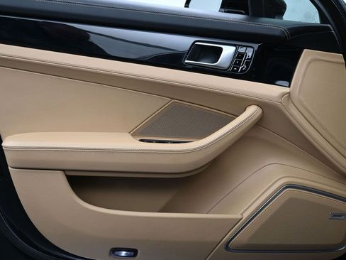 Used 2018 Porsche Panamera 4S w/ Premium Package Plus image 9