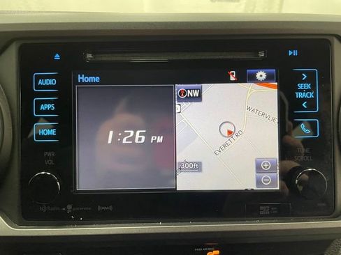 Used 2019 Toyota Tacoma TRD Off-Road image 3