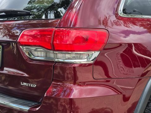 Used 2017 Jeep Grand Cherokee Limited AWD/4WD image 12