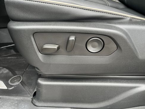 Used 2023 Chevrolet Tahoe Premier w/ Advanced Technology Package image 14