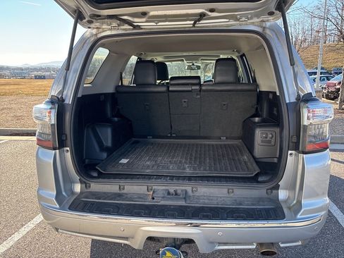 Used 2017 Toyota 4Runner Limited image 10