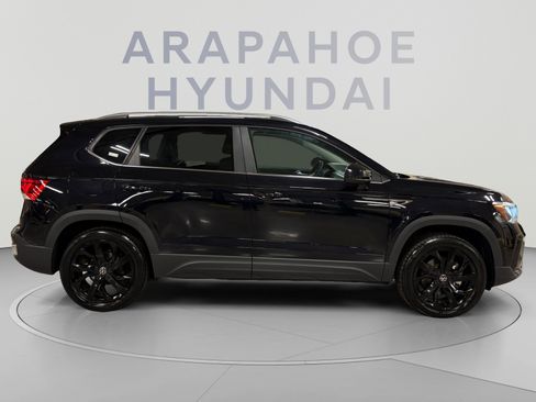 Used 2023 Volkswagen Taos SE w/ Black Wheel Package AWD/4WD image 6