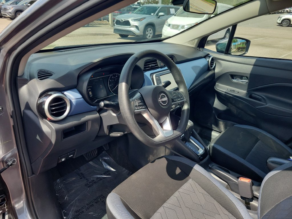 Used 2025 Nissan Versa SV FWD image 15