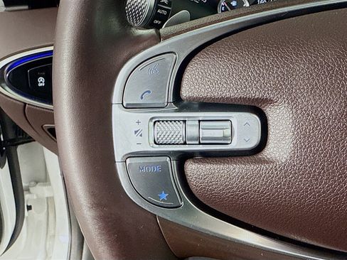 Used 2023 Genesis GV70 2.5T w/ Advanced Package image 14