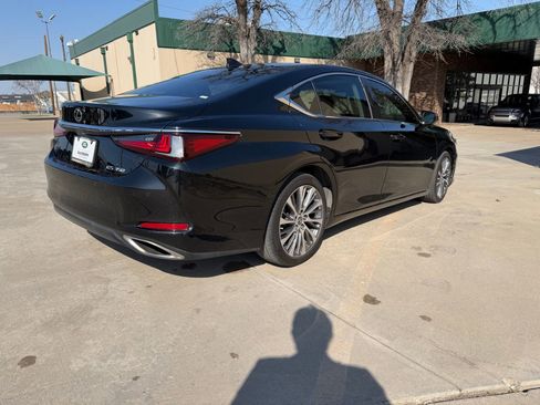 Used 2019 Lexus ES 350 w/ Premium Package image 5