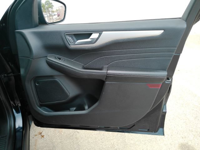 Used 2021 Ford Escape SE w/ SE Sport Appearance Package FWD image 18