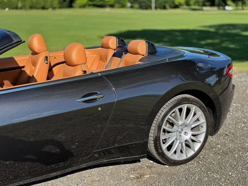 Used 2010 Maserati GranTurismo Convertible RWD image 47
