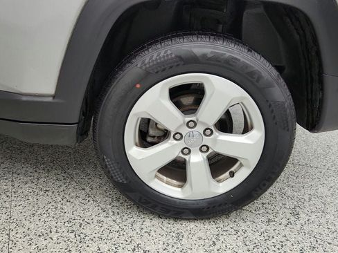 Used 2021 Jeep Compass Latitude w/ Convenience Group AWD/4WD image 9