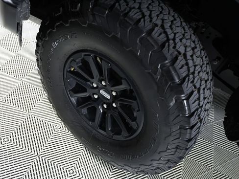 Used 2025 Ford F150 Raptor AWD/4WD image 43