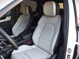 Used 2025 Porsche Cayenne image 5