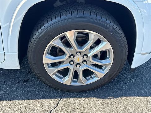 Used 2019 Chevrolet Traverse Premier w/ Driver Confidence II Package image 13