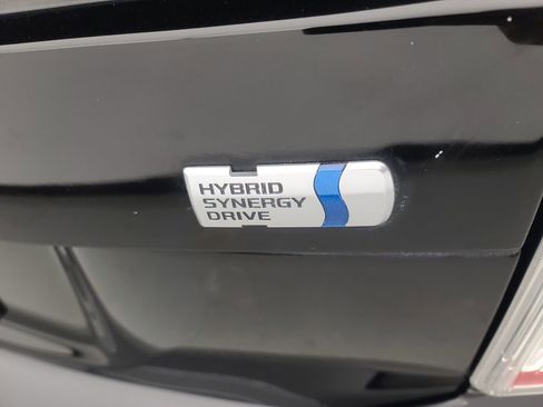 Used 2013 Toyota Prius Four image 12