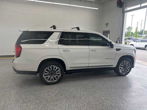 Used 2024 GMC Yukon Denali Ultimate AWD/4WD image 8