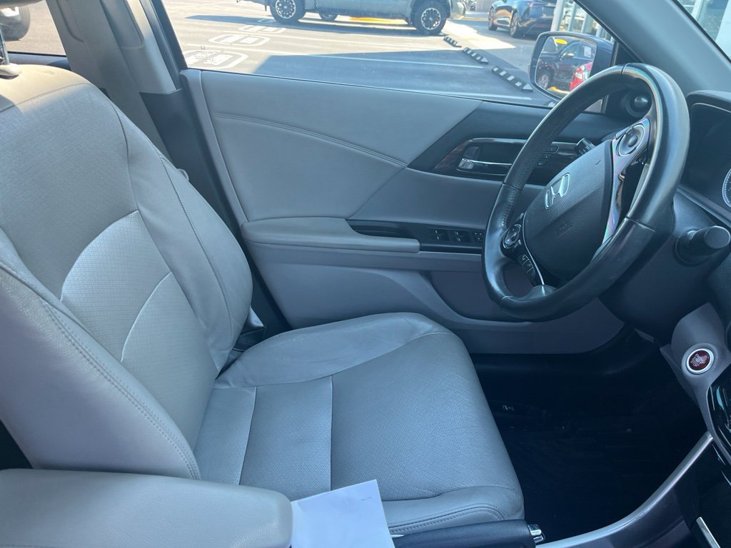 Used 2017 Honda Accord EX-L image 4