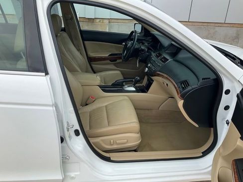 Used 2011 Honda Accord EX-L image 30