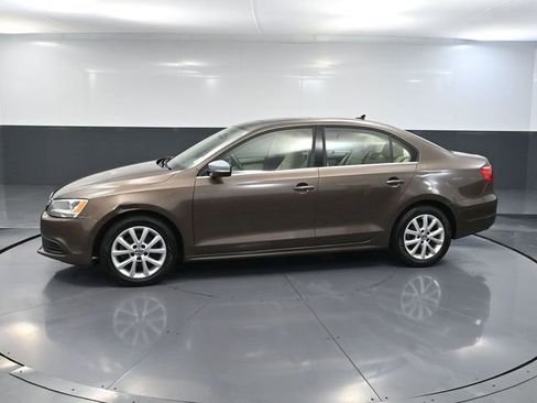 Used 2014 Volkswagen Jetta SE image 9