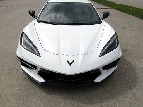 Used 2023 Chevrolet Corvette Stingray Preferred Cpe w/ Z51 Performance Package image 2