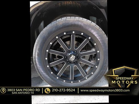Used 2012 Chevrolet Tahoe LTZ RWD image 11