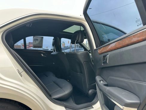 Used 2014 Mercedes-Benz E 350 4MATIC Sedan image 8