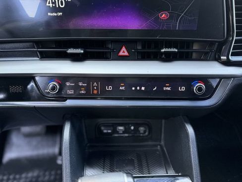 Used 2023 Kia Sportage EX FWD image 19