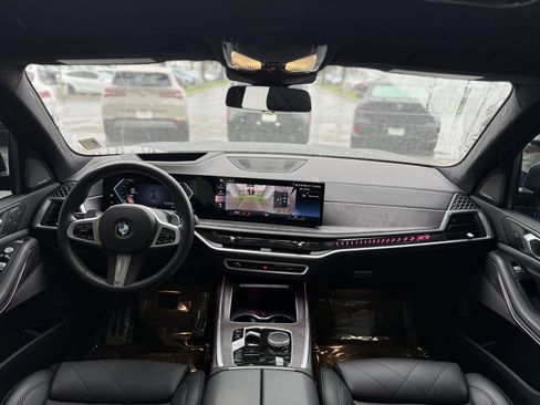 Used 2023 BMW X7 xDrive40i w/ M Sport Package image 17