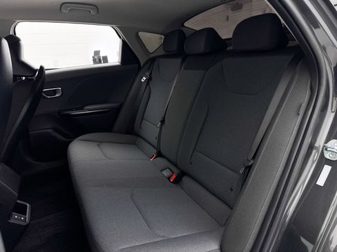 Used 2025 Kia K4 FWD image 27