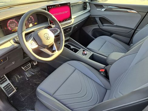 New 2026 Volkswagen Tiguan SE R-Line image 7