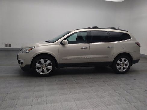 Used 2016 Chevrolet Traverse LT w/ Style and Technology Package image 2