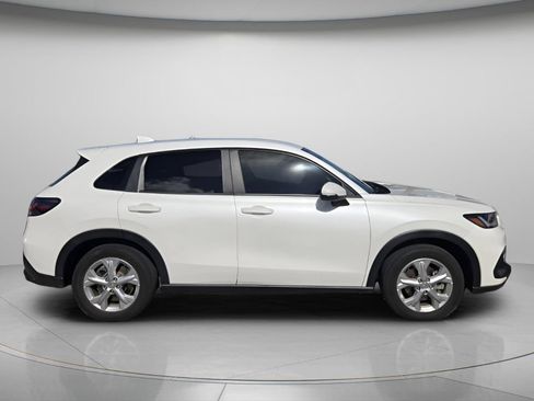 Used 2025 Honda HR-V LX image 3