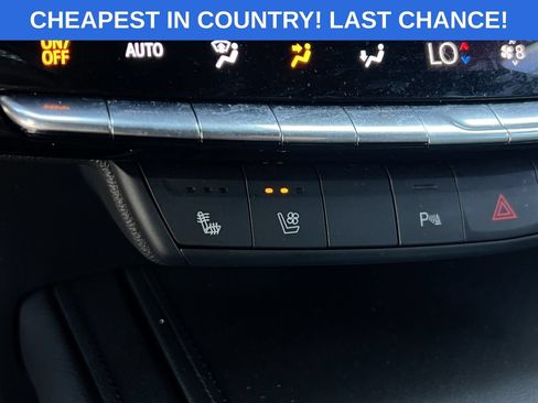 Used 2025 Cadillac XT4 Sport FWD image 16