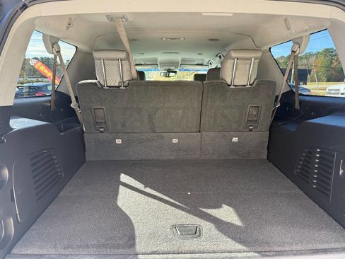 Used 2015 Chevrolet Suburban LT image 8