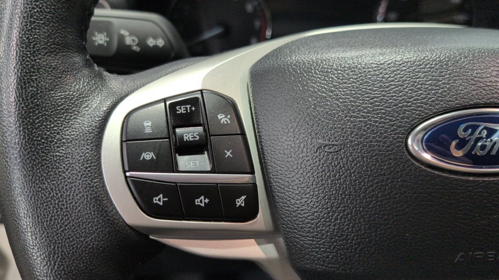 Used 2023 Ford Explorer Limited AWD/4WD image 11