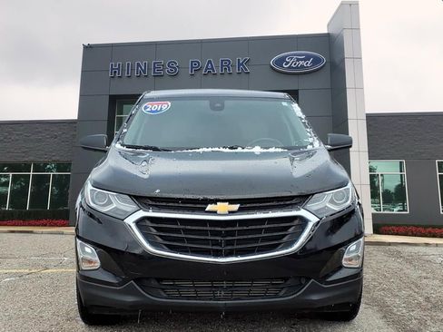 Used 2019 Chevrolet Equinox LT w/ Driver Convenience Package image 2